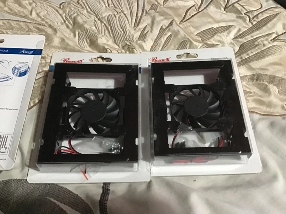 3 Rosewill 2.5-Inch SSD/HDD Mounting Kit for 3.5-Inch Drive Bay w/60mm Fan - Image 3 of 4