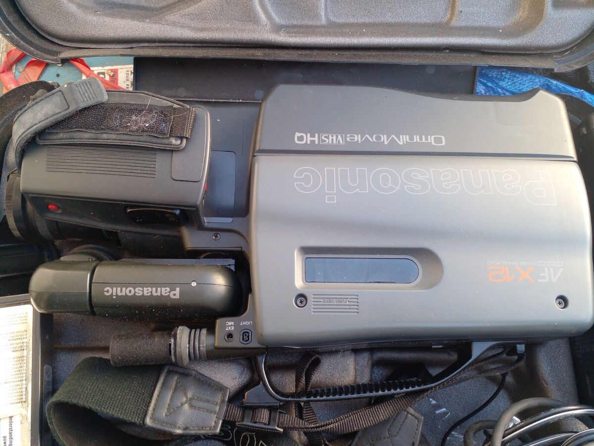 Panasonic - Mmam PT-VMZ7ST_Series_white_slant_1