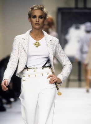 CHANEL CC Gold Plated Chain Black Leather Medallion Belt | eBay display picture 2