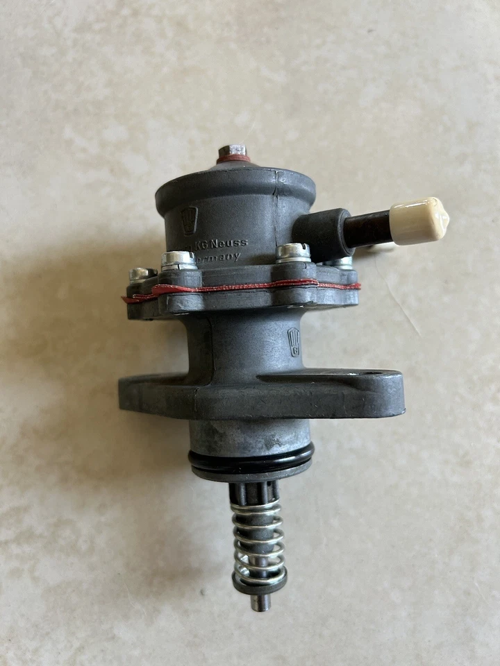 Bomba de combustible Pierburg reconstruida Porsche 356 o 912 Foto 3 de 4