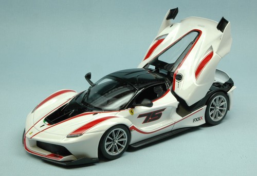 Ferrari FXX K (Kers) 2014 White 1:24 Model BBURAGO - Foto 2 di 2