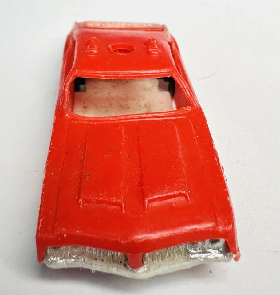 Vintage Unbranded Red Oldsmobile 442 Cutlass Plastic Model Car Like Fire Chief - Image 3 of 4