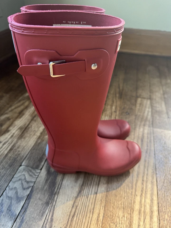 Botas de Lluvia Hunter Niños Altas Rojo Mate Talla 4B/5G Usadas Foto 2 de 4