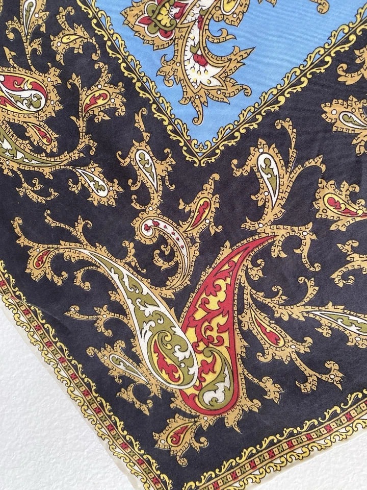 LOVELY UNBRANDED black w / blue silk women 's scarf paisley paTtern 31"/30" EC - Image 3 of 4