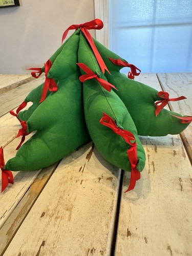 VINTAGE Handmade 3D Stuffed Fabric Multi Section Christmas Tree w/ red bows - Picture 2 of 11
