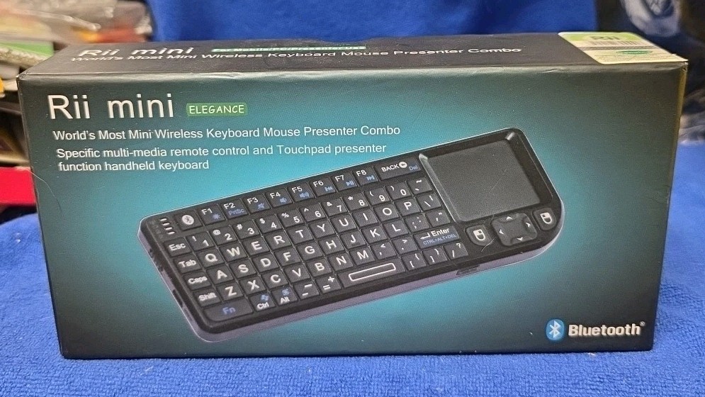 Rii Mini  Wireless Keyboard Mint In Box. Works Great SKU- 40
