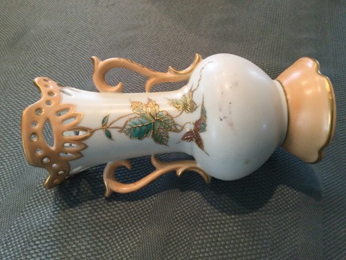 VINTAGE DOUBLE HANDLE CERAMIC VASE 8 inches TALL - Picture 5 of 6
