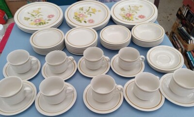 COLLECTION 55 PC KINGSBURY SPRING BLOSSOM  STONEWARE DINNERWARE HAND PAINT JAPAN