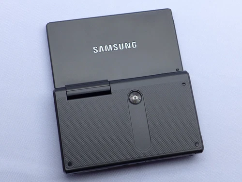 Samsung MV800 Flip-out Selfie 5x Zoom 16 Megapixels Touch Vlog Camera In English - Picture 9 of 9