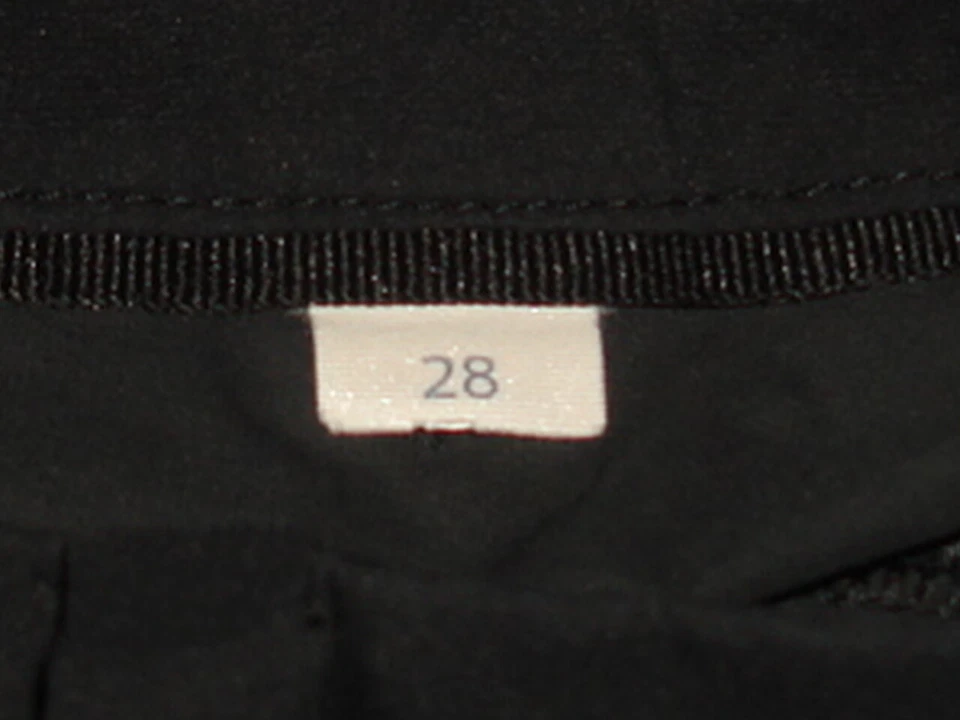 Lululemon Athletics Black Flat Ft. Nylon Lt.Wgt. Cuffed Shorts Sz 28 / 9" Inseam - Image 3 of 4