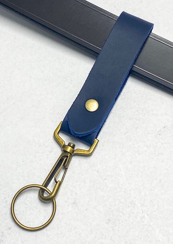 Leather belt clip key fob matt Blue leather with antiqued clip & ring key hold - Picture 5 of 6
