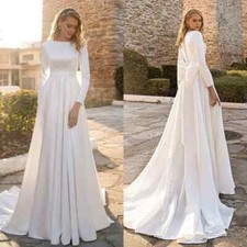 Elegant Mullin Wedding Dresses Scoop Neck Long Sleeved Sweep Train Bridal Gowns