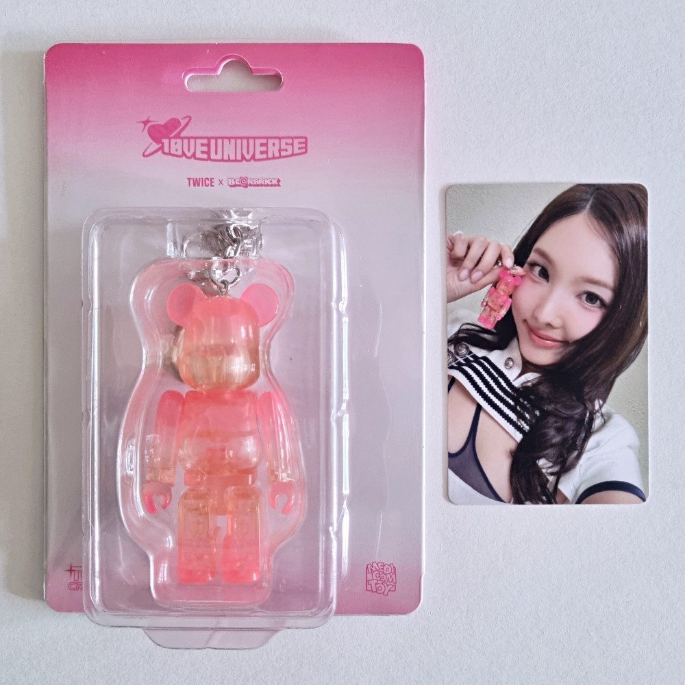 TWICE X BE@RBRICK Limited Edition 100% Photocard Keyring Bearbrick