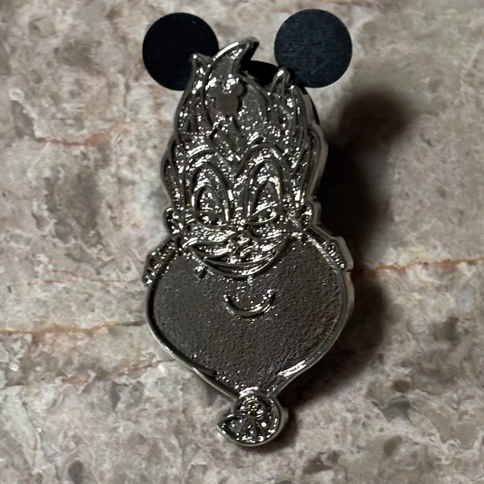 Disney Pin WDW 2019 Hidden Mickey Villains Faces - Ursula CHASER Sliver