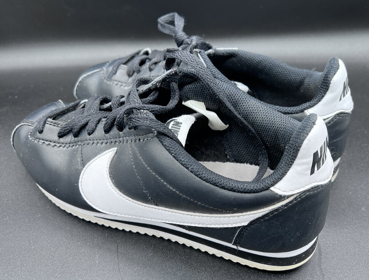 womens black nike cortez shoes