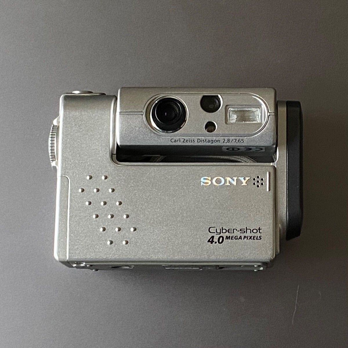 Sony Cybershot DSC-FX77 bluetoothvintage digital camera - Zeiss 