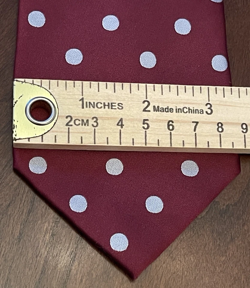 Corbata de cuello para hombre marca Q borgoña 100 % microfibra hecha en China Foto 4 de 4