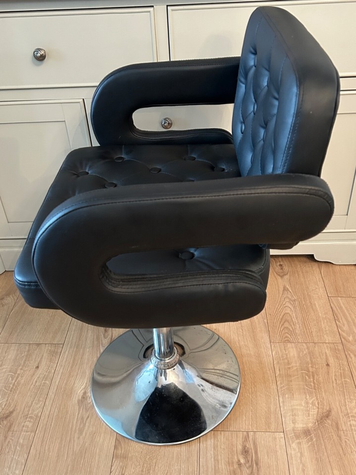 Black Bar Stool with Arms Comfy Barstool Kitchen Dining Stool Home Use