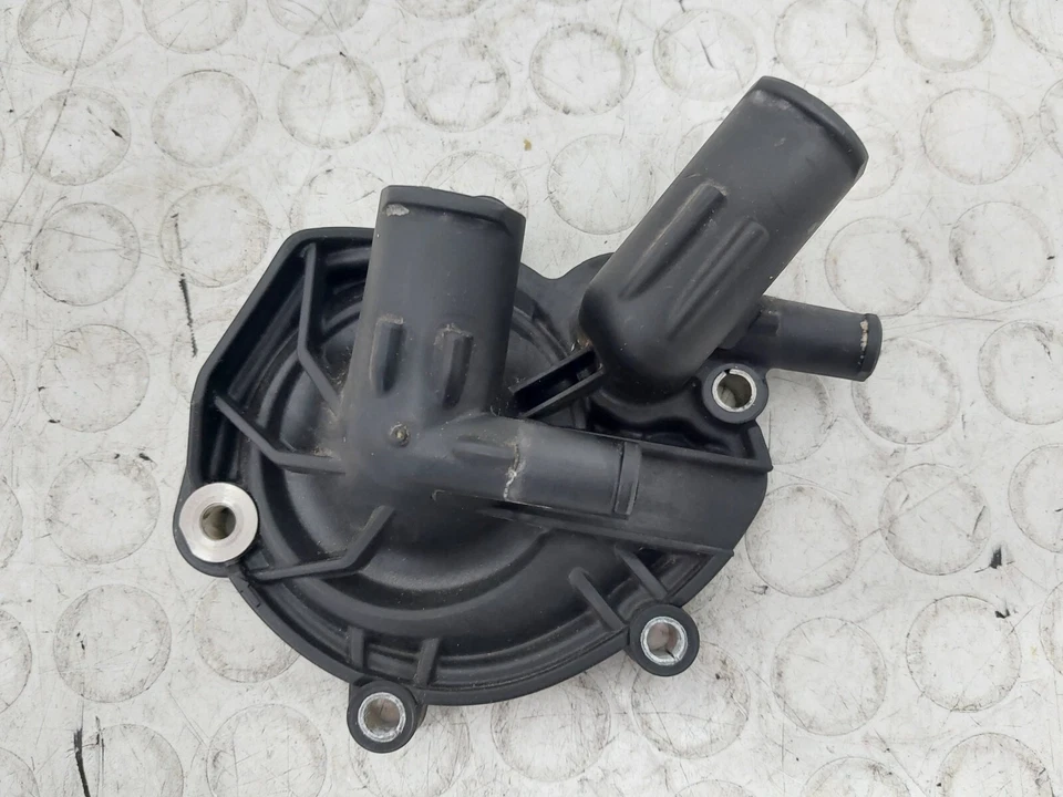 Cubierta de bomba de agua F800 GS 2014 222922 Foto 4 de 4