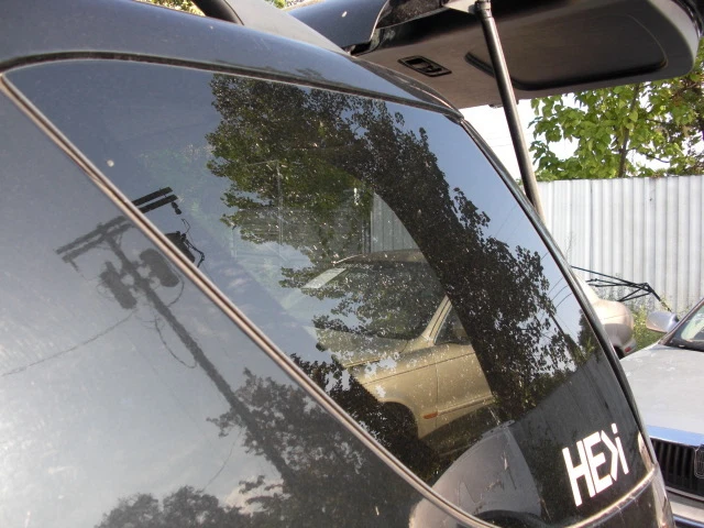 1998 99 00 2001 W163 MERCEDES ML320 ML430 LEFT DRIVER SIDE QUARTER GLASS WINDOW - Image 2 of 2