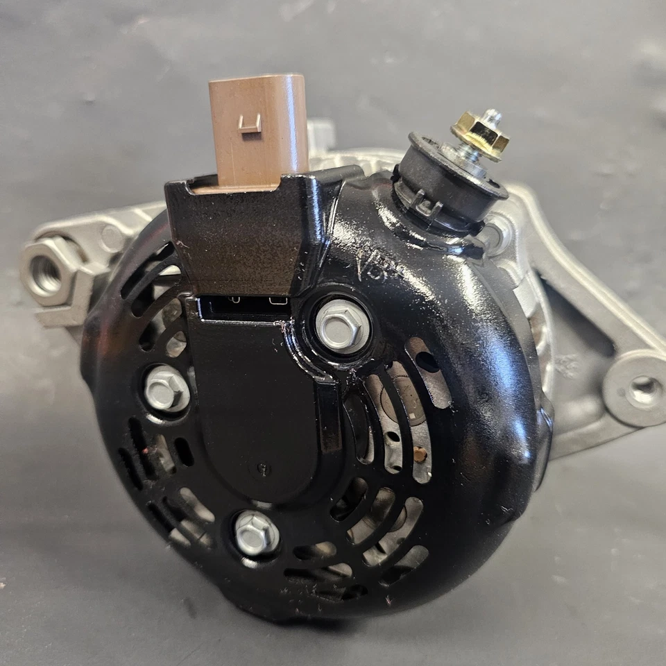 Toyota Corolla L4 2014 a 2019 1,8 Lite 2ZR-FE alternador OEM Reman por casa rodante Foto 2 de 4