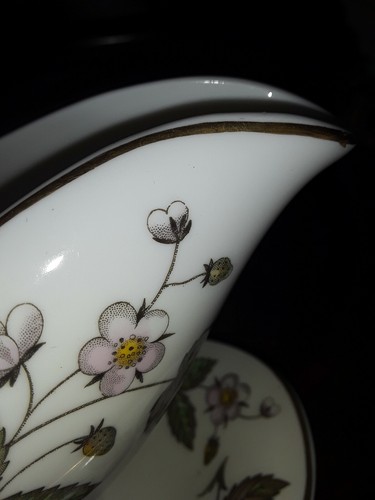 Wedgwood China STRAWBERRY HILL Gravy Bowl With Base - Picture 3 of 7