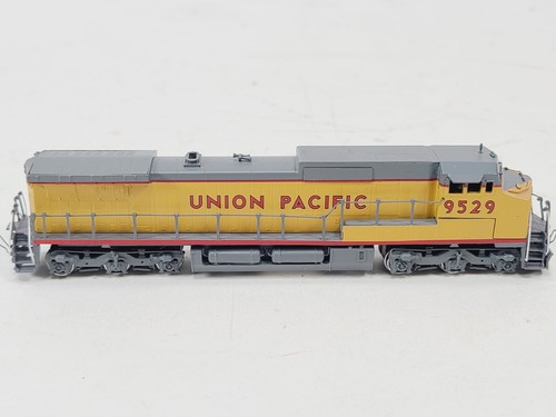 Hallmark Models Union Pacific GE Dash 8-40 CW locomotiva naso largo N 0578 - Foto 3 di 11