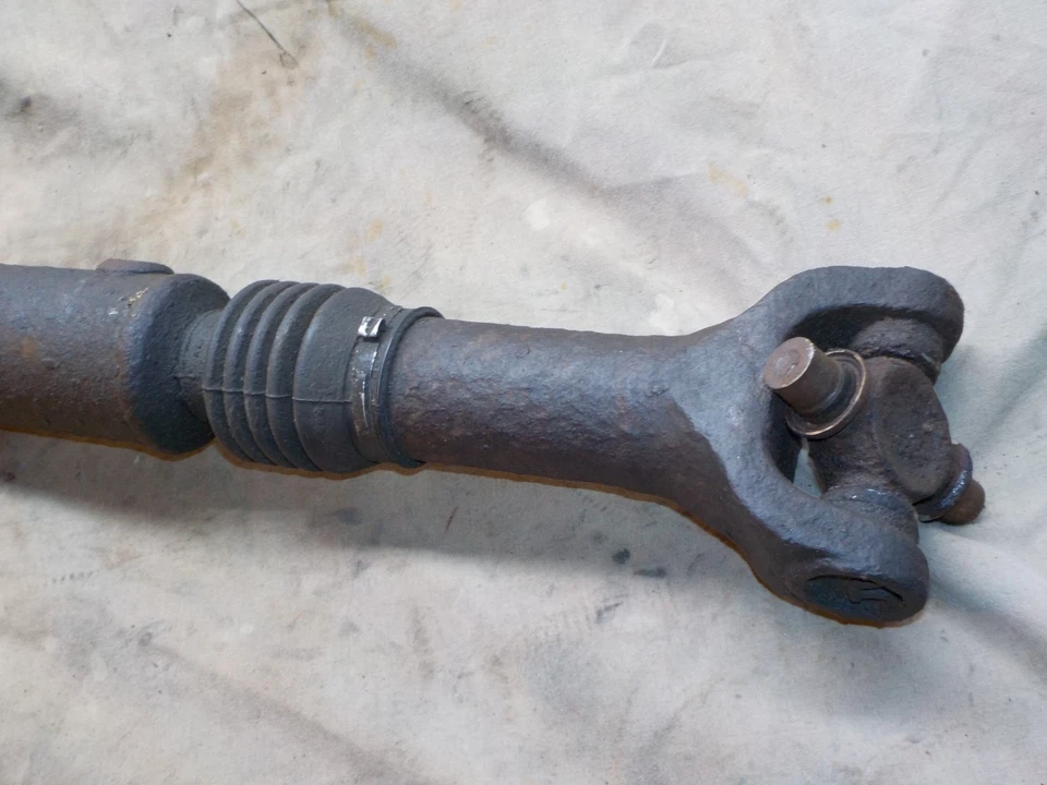 00 01 Dodge Ram 2500 3500 5.9 Diesel automatic front driveshaft Needs U-joints Foto 2 de 4