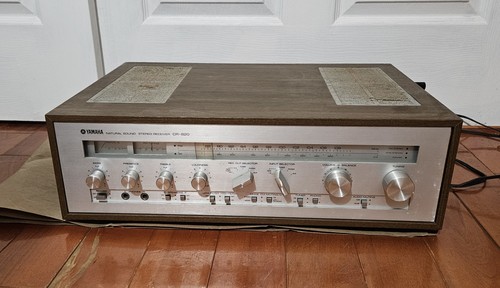 Yamaha CR-820 - Caractéristiques , Images, Critiques