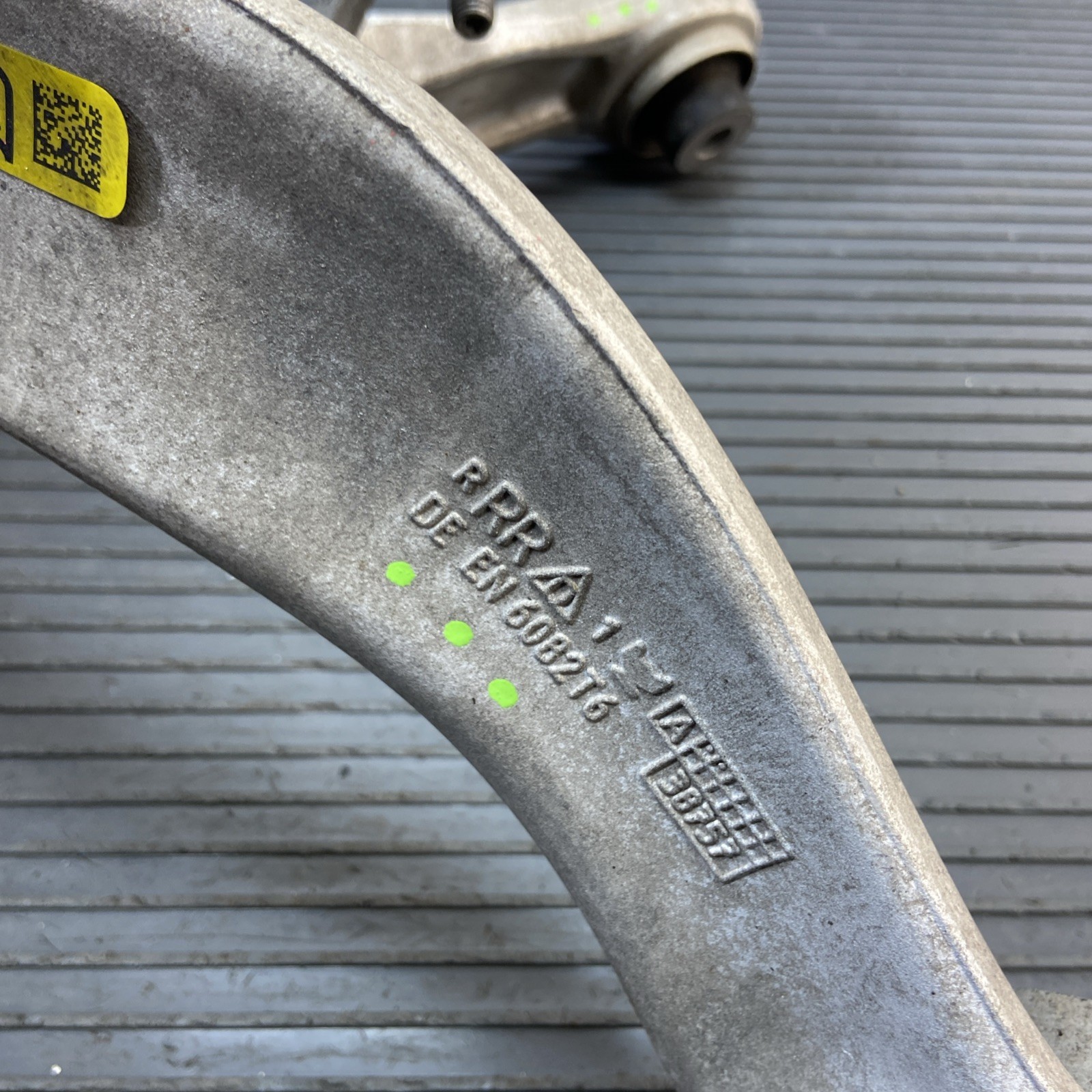 Rolls-Royce Dawn 2017-2023 Front Right Steering knuckle