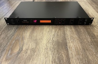 Yamaha GEP50 Guitar Effects Processor   Multi-Effects Rack Unit
