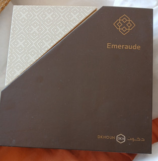 Profumo Emeraude Oud DK HOUN confezione da 80 ml UNISEX DKHOUN LUSSO Arabia