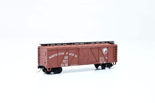 Atlas Spur N 2361 40' Holzkastenwagen Northern Pacific No.38572 - Originalverpackt | Zustand: Used