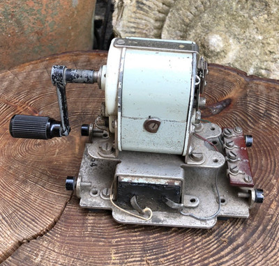 Magneto Generator 1940/50er Jahre GPO Telefoningenieur 5'' hohe Handkurbel 26AP E/3
