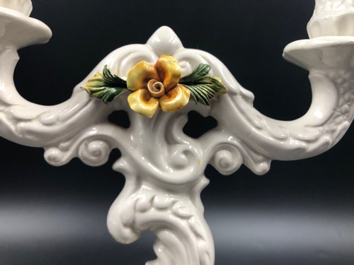 Candelabro portacandele due fiamme in porcellana di Capodimonte vintage - Foto 5 di 7