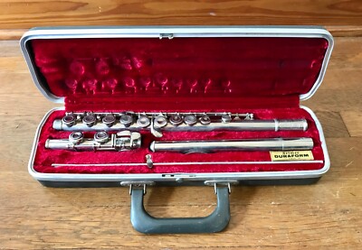 1960s Bundy Selmer Flute w/ Hard Case. Closed Hole. Fine Condition