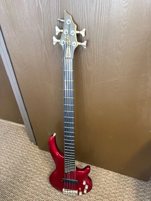 Bajo CORT Greg Curbow 5 Cuerdas Ecualizador Electrónica Activa Gran Respuesta Diseño Raro Foto 4 de 4