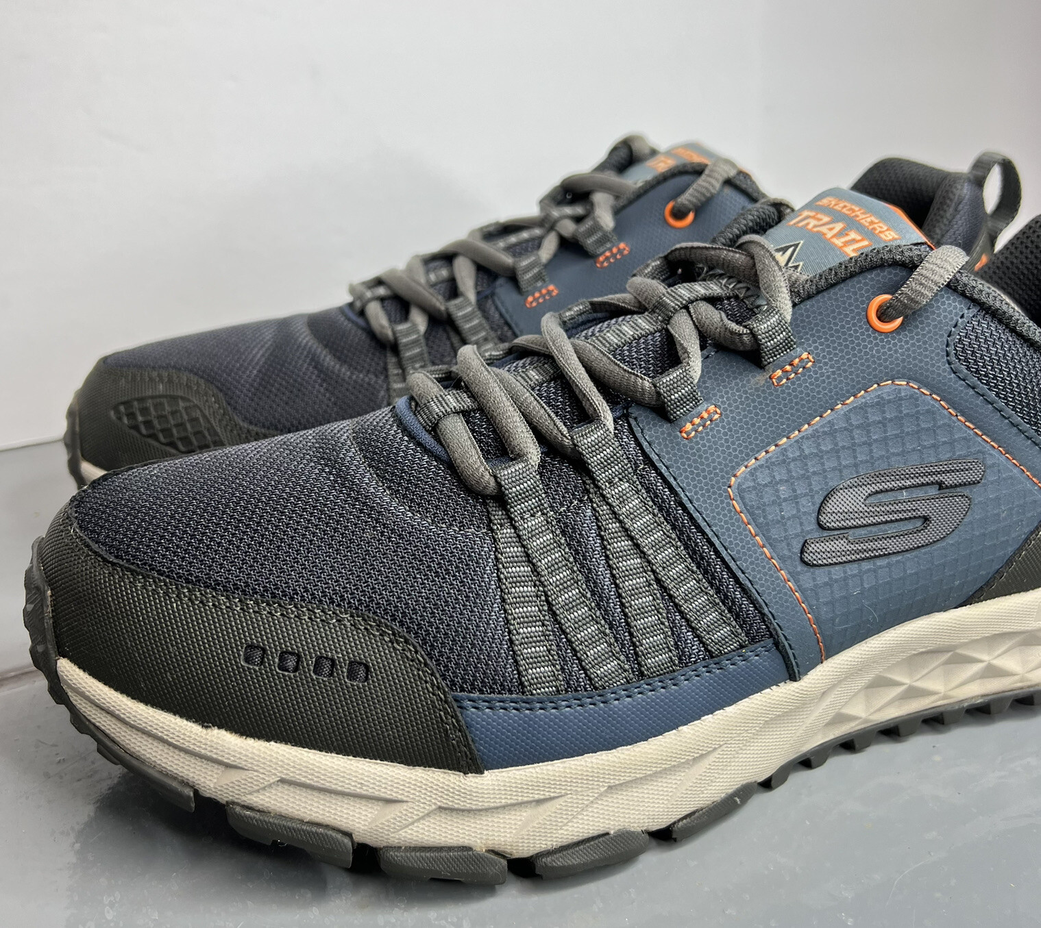 Skechers Men's Escape Plan Trail Shoes, Navy/Orange 56255 Worn once