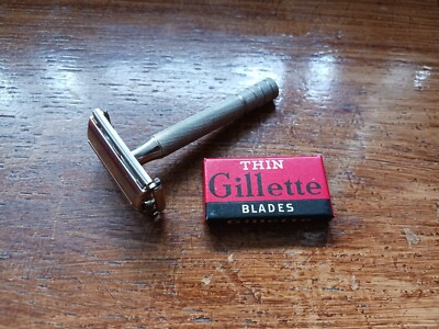 Vintage 1954 Gillette Z-1 TTO Super Speed TV DE Safety Razor + 4 Gillette Blades