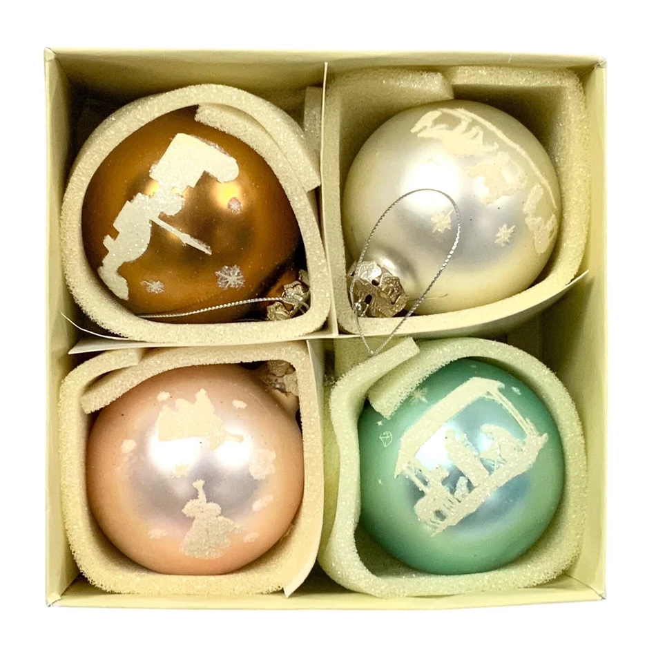 Juego de adornos de belén de vidrio vintage Bethany Lowe 4 bolas con diferentes escenas Foto 2 de 4
