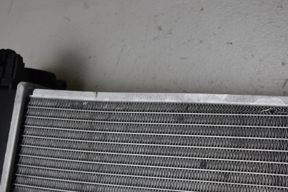 RADIADOR VOLKSWAGEN ROUTAN 2009-2014 POSVENTA Foto 3 de 4