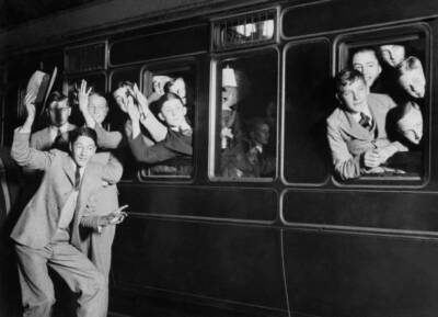 Boys Returning To School After Quarantine London November 2Nd 1932 Old Photo