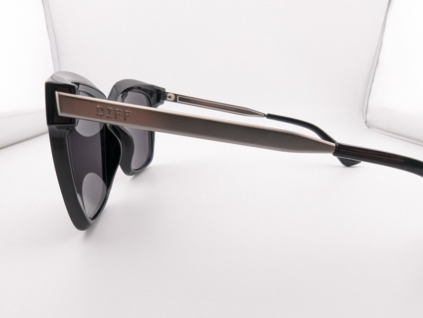 DIFF Eyewear Sunglasses, LT DIFF Hailey BK-GR255 … - image 7