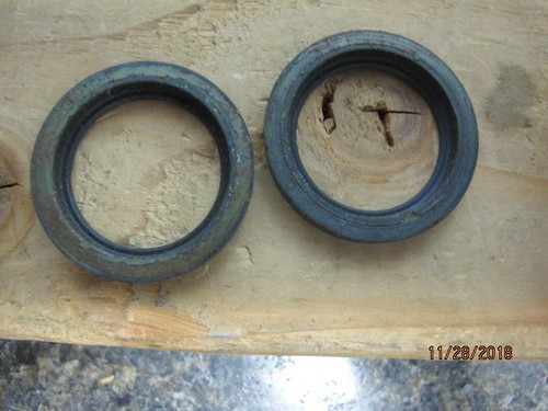1958 Ford NOS Oil Seals (2) Part # 8A-3541-A Brand New FoMoCo - Bild 3 von 3