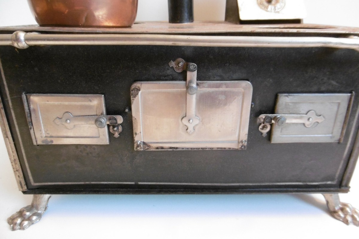Jouet Ancien – Cuisinière En Tôle à Alcool – Pièce De Collection