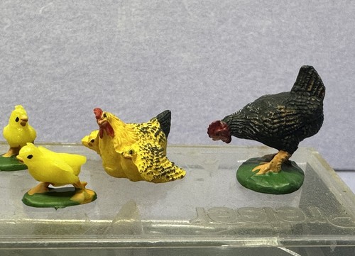 Preiser 14168 HO 1:87 Scale Animals -- Chickens pkg(18) - Picture 4 of 12