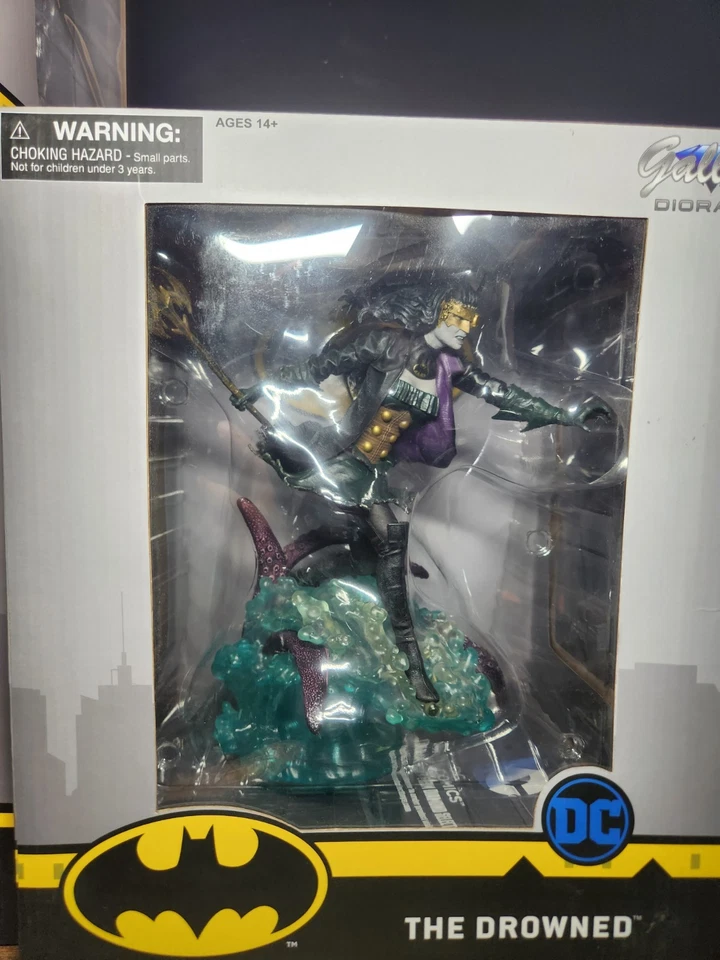 Diamond Select DC Gallery Dark Nights Metal Dawnbreaker Drowned Red Death (LEER) Foto 4 de 4