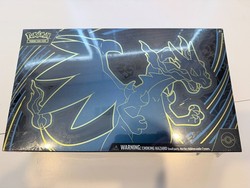 Mega Charizard X ex Ultra-Premium Collection Box (Phantasmal Flames)