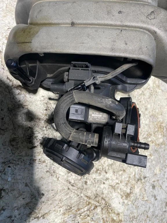 Colector de admisión gasolina 8599193 STO57680 AUDI A4 S4 B7 8E 8H 2006 Foto 4 de 4