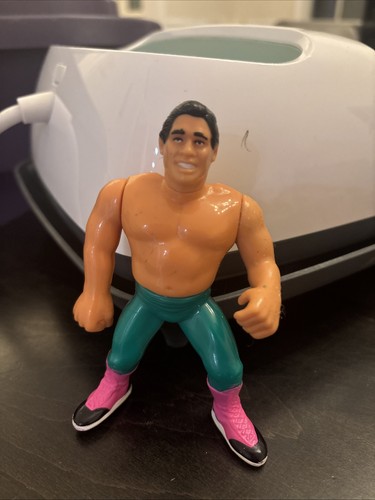WWF El Matador Tito Santana SERIES 6 Hasbro Wrestl...